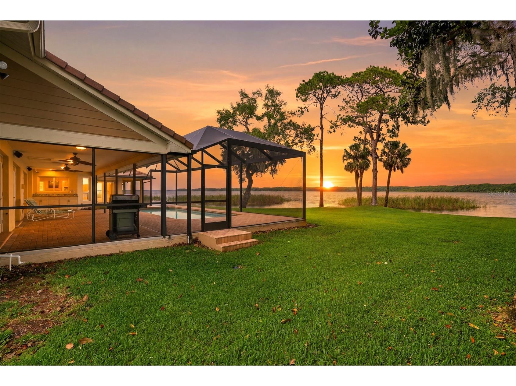 3493 Shoreline Circle Palm Harbor FL 34684 - LAKE TARPON TB8511432 image4