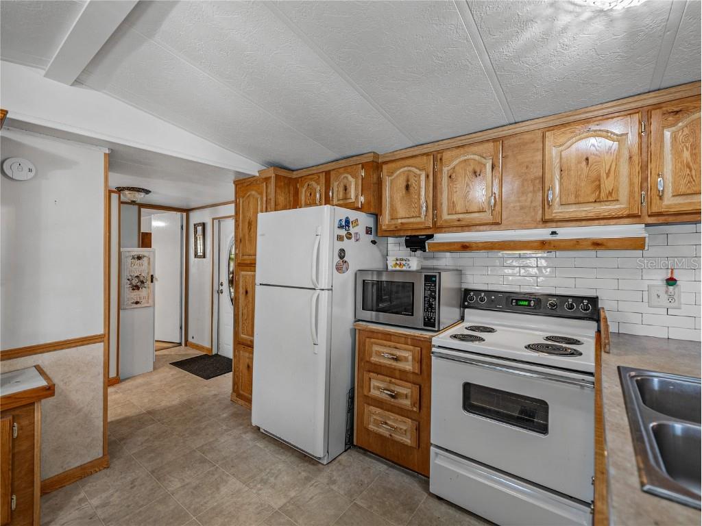 34935 Fun Way Zephyrhills FL 33541 TB8396075 image19