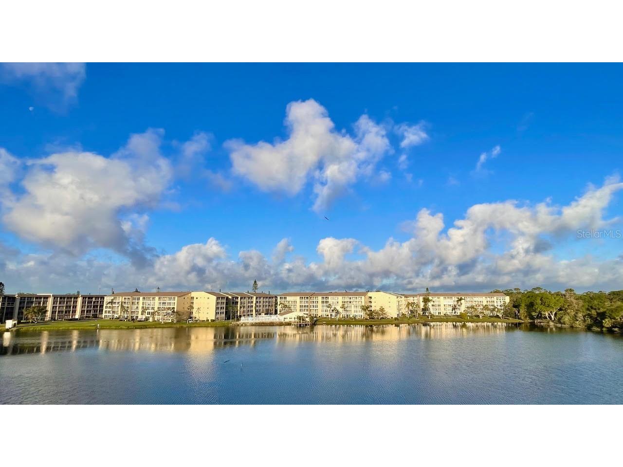 3494 Lake Bayshore Drive #P-520 Bradenton FL 34205 A4676425 image1
