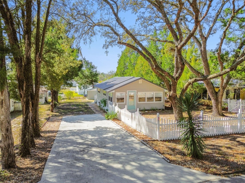 34950 Hawkiowa Road Dade City FL 33523 T3507729 image1
