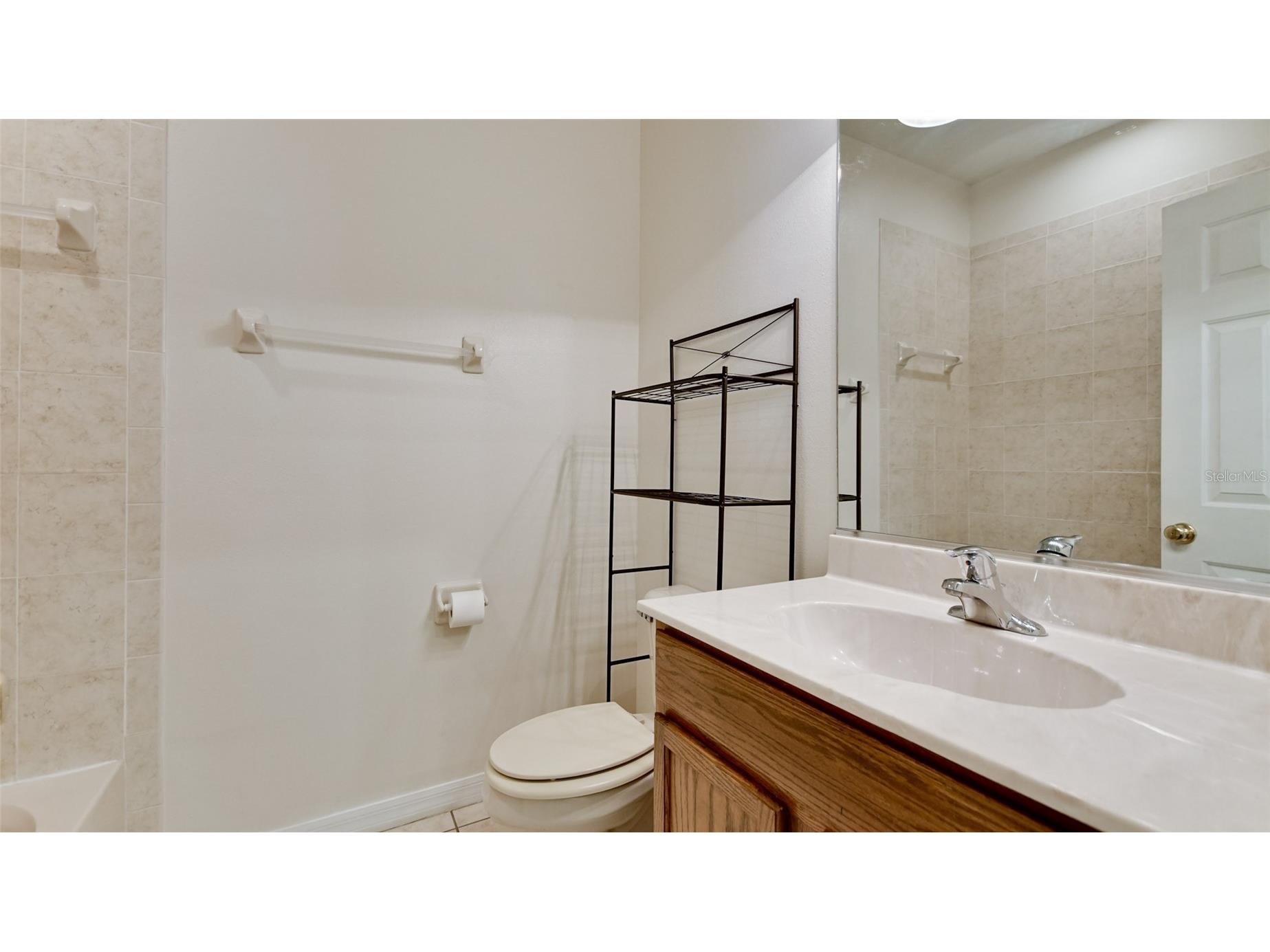 3497 Parkridge Circle #16-102 Sarasota FL 34243 A4696706 image10
