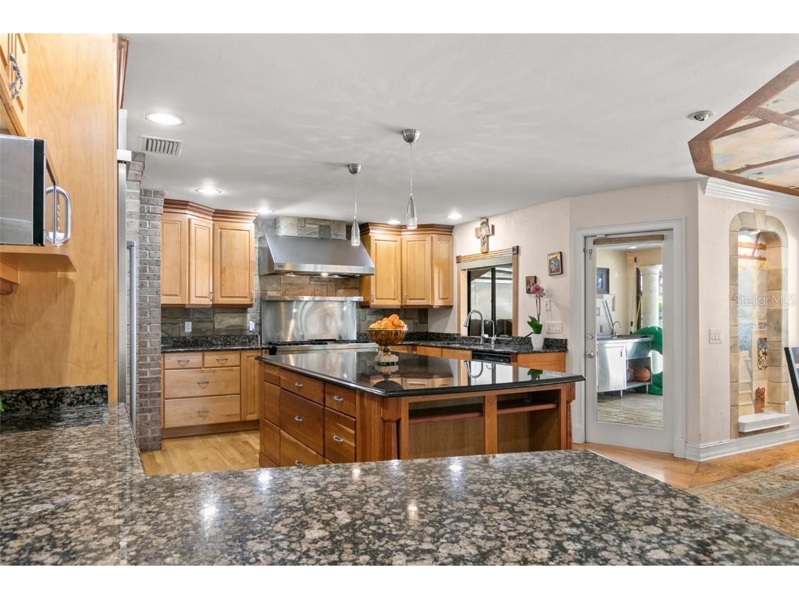 3498 Shoreline Circle Palm Harbor FL 34684 TB8437347 image17