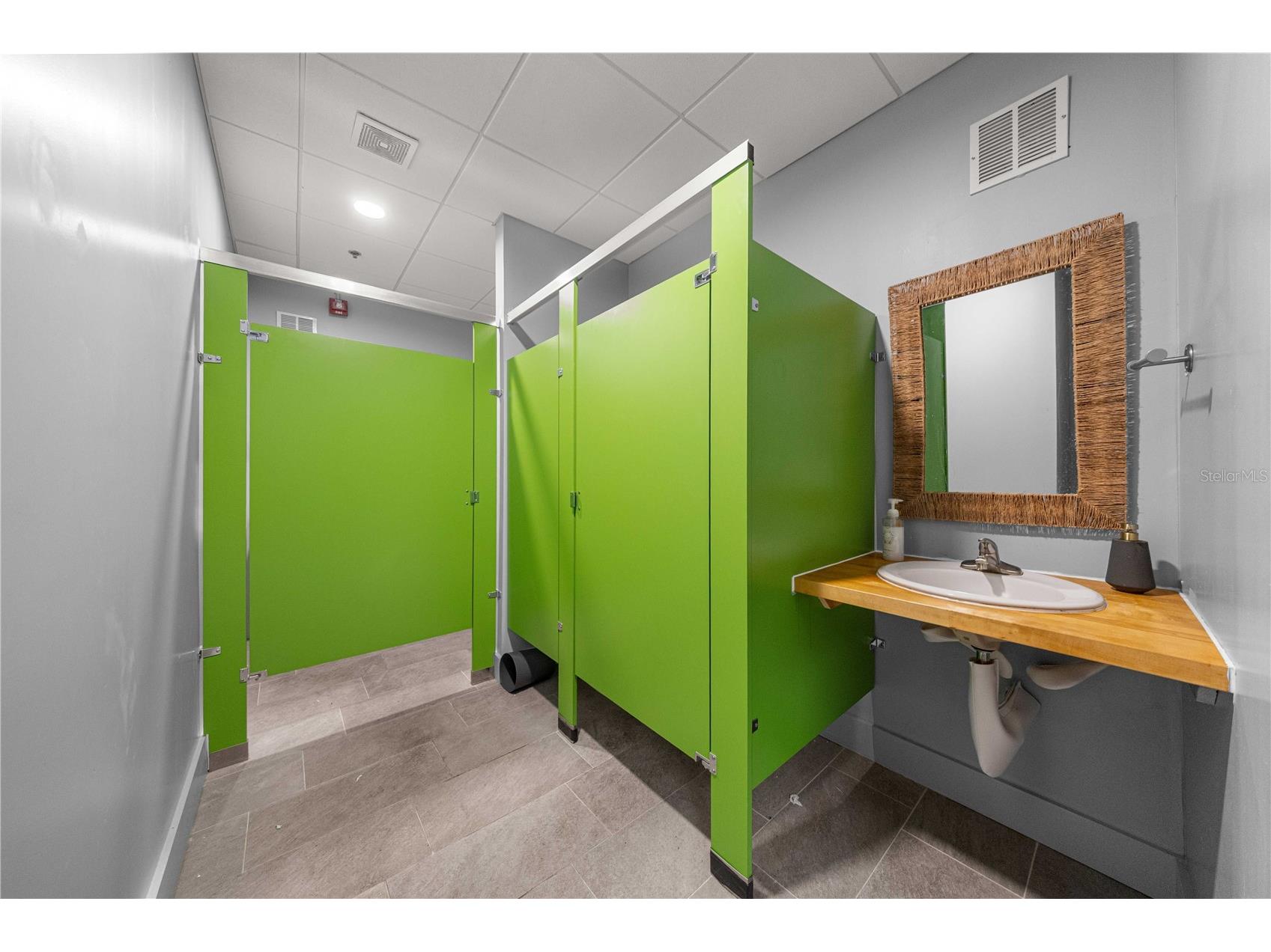 35 SE 1st Avenue #2ND FLOOR Ocala FL 34471 OM725634 image42