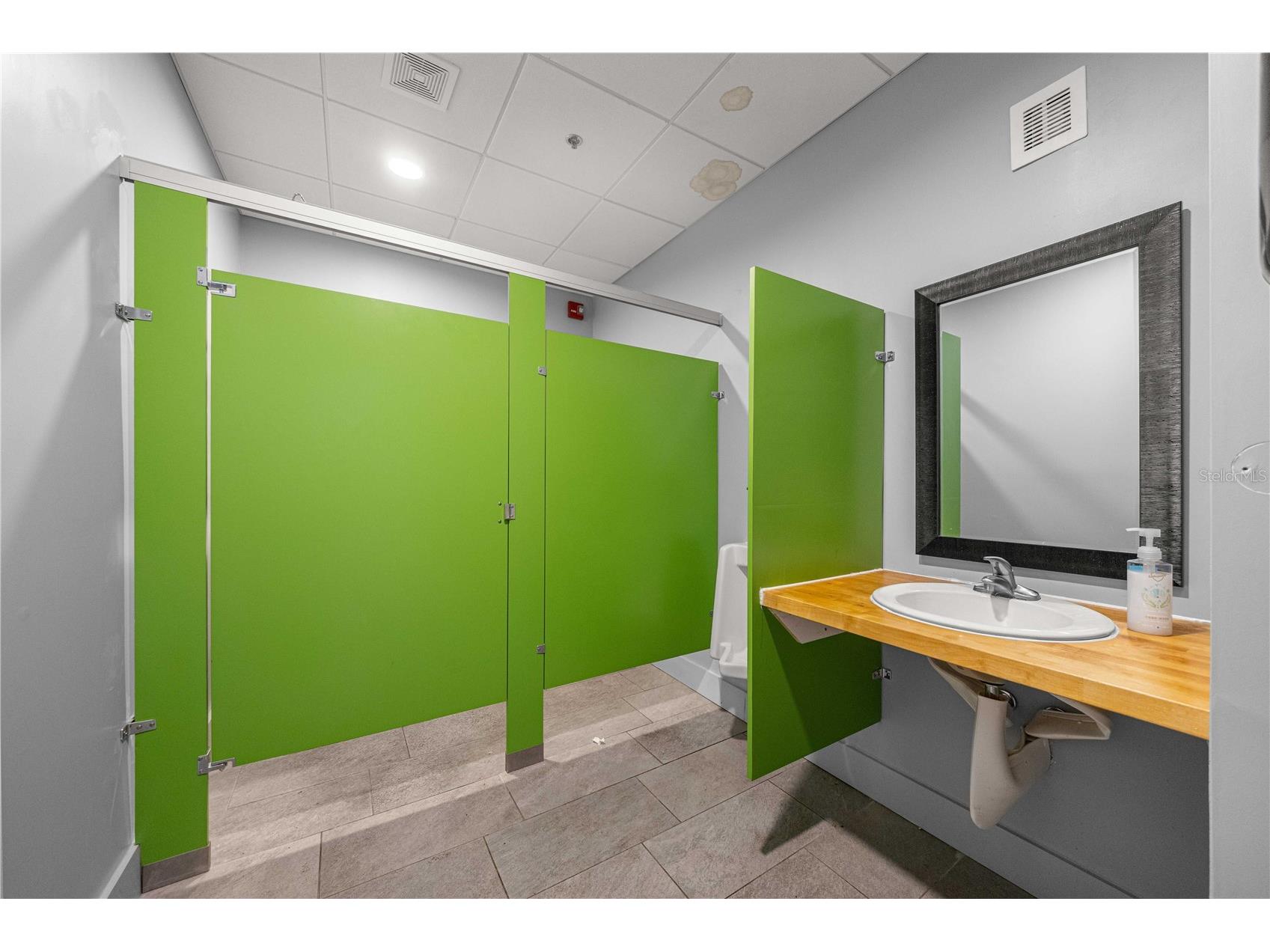 35 SE 1st Avenue #2ND FLOOR Ocala FL 34471 OM725634 image43
