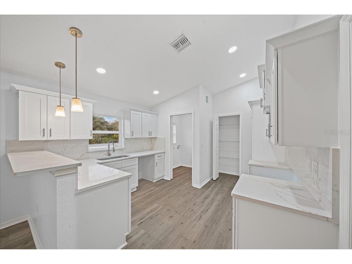 35 Sequoia Trail Ocklawaha FL 32179 OM717583 image13