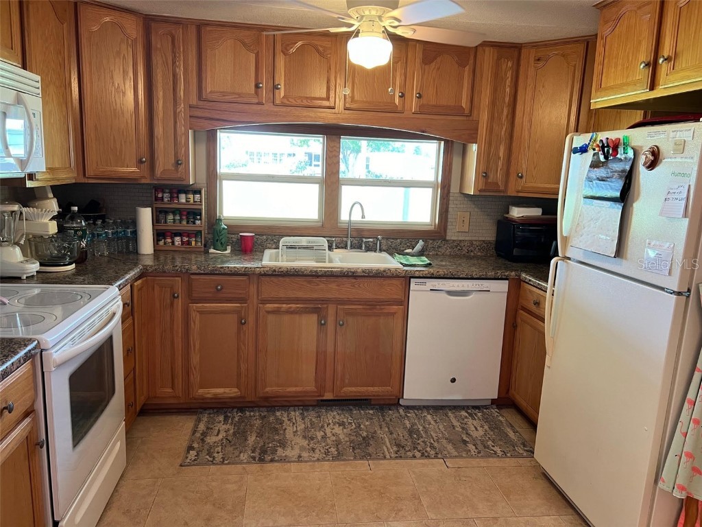 35 Thatch Palm Street E #35 Largo FL 33770 TB8306831 image17