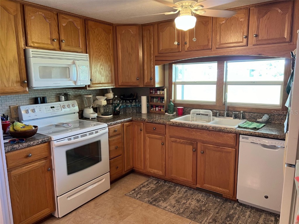 35 Thatch Palm Street E #35 Largo FL 33770 TB8306831 image18