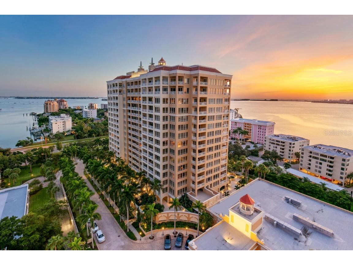 35 Watergate Drive #1002 Sarasota FL 34236 - SARASOTA BAY INTRACOASTAL A4562409 image1