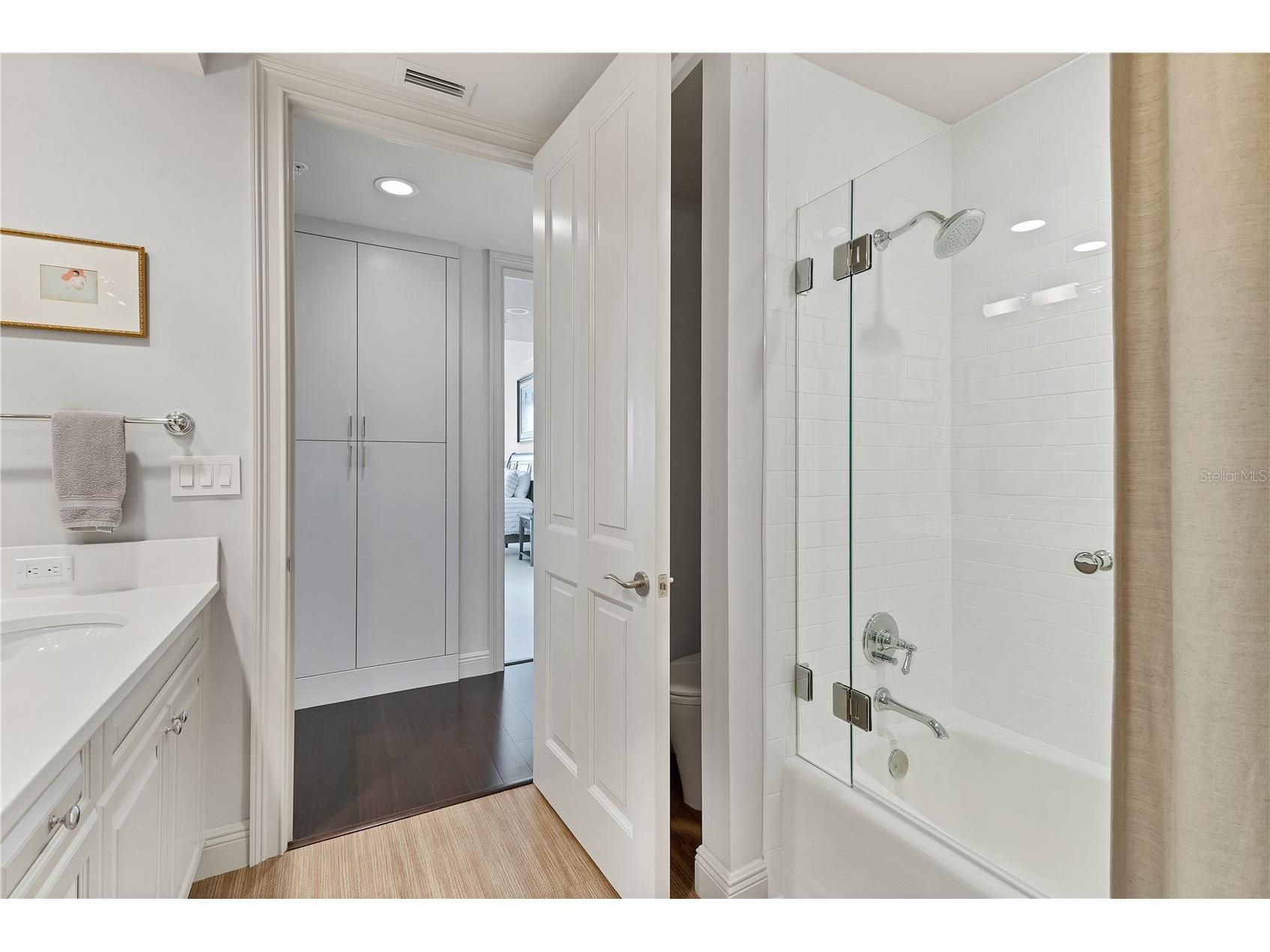 35 Watergate Drive #1203 Sarasota FL 34236 A4690889 image35