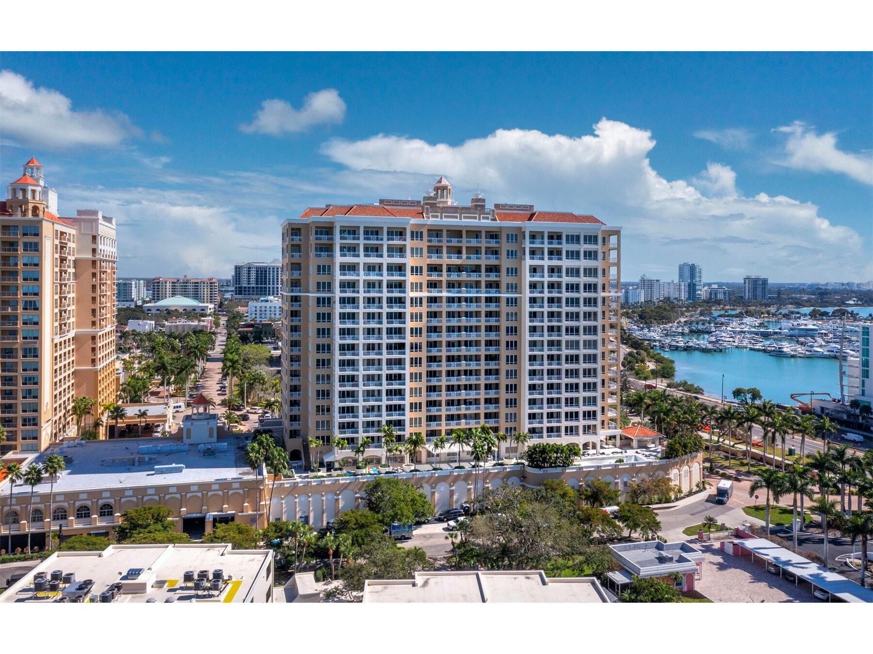 35 Watergate Drive #1403 Sarasota FL 34236 A4679133 image1