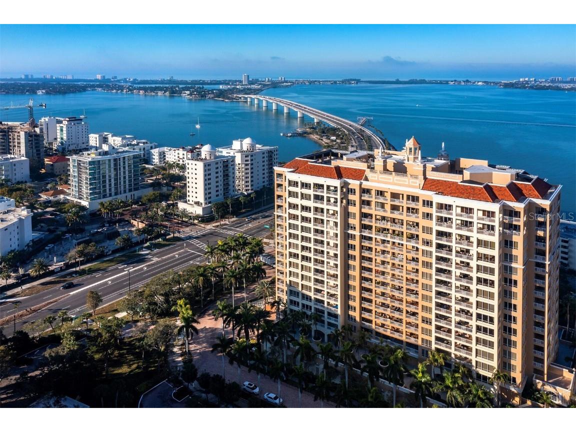 35 Watergate Drive #801 Sarasota FL 34236 - SARASOTA BAY INTRACOASTAL A4598620 image1