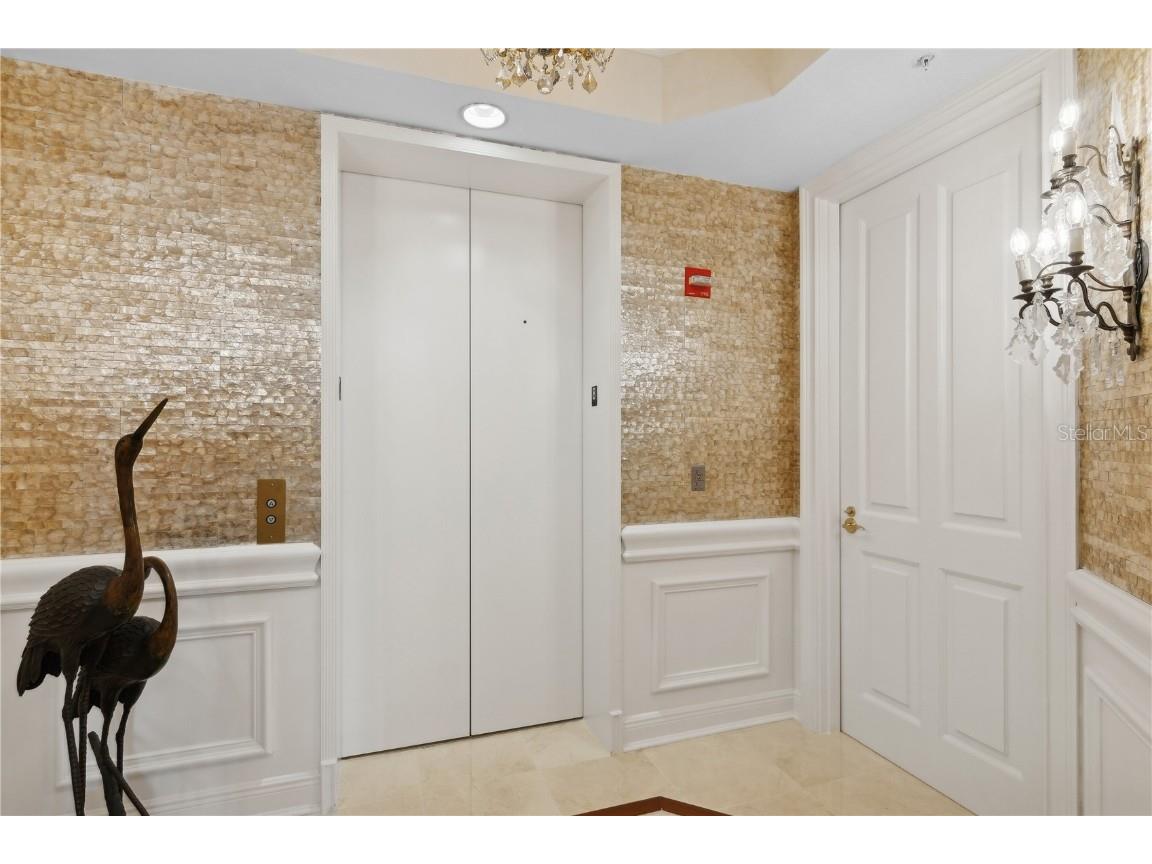 35 Watergate Drive #801 Sarasota FL 34236 - SARASOTA BAY INTRACOASTAL A4632328 image2