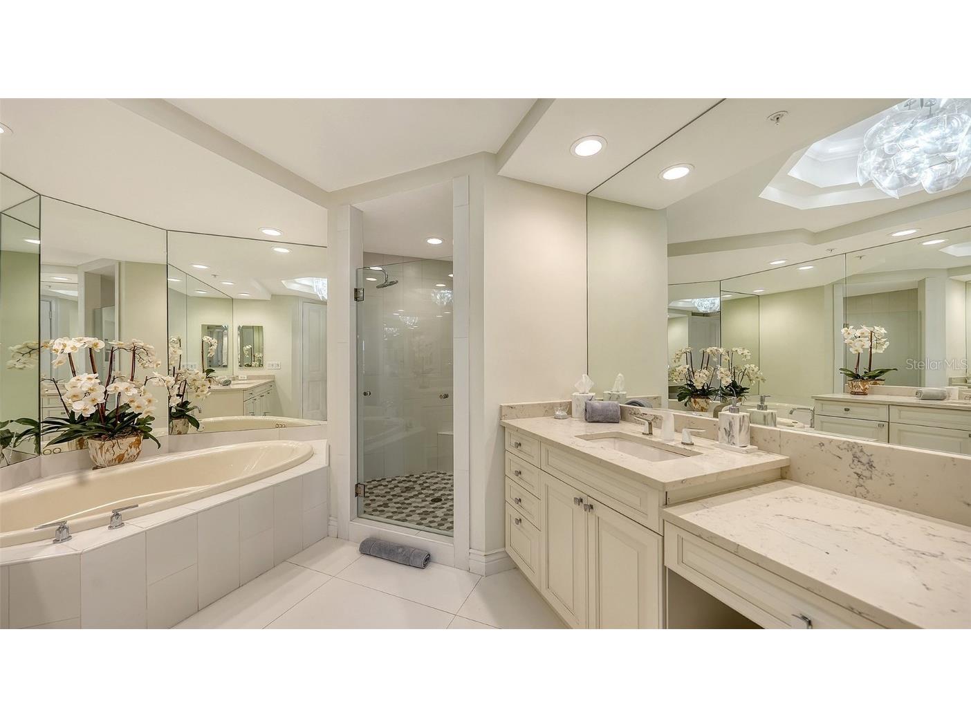 35 Watergate Drive #806 Sarasota FL 34236 A4670200 image46