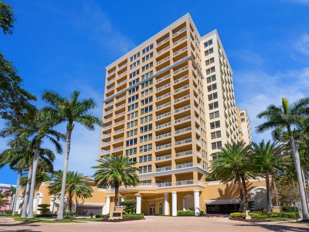 35 Watergate Drive #906 Sarasota FL 34236 A4565693 image1