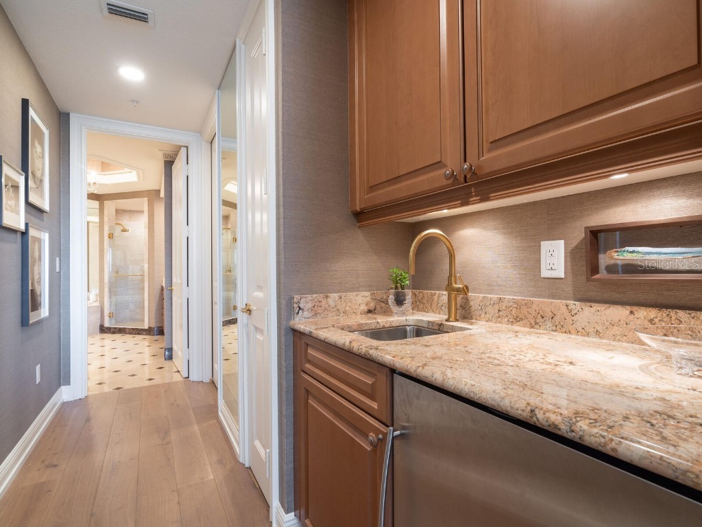 35 Watergate Drive #906 Sarasota FL 34236 A4668452 image21