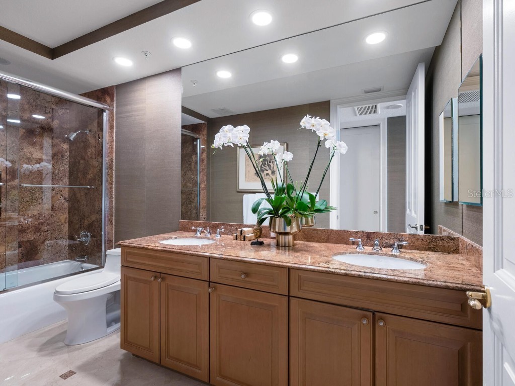 35 Watergate Drive #906 Sarasota FL 34236 A4668452 image28