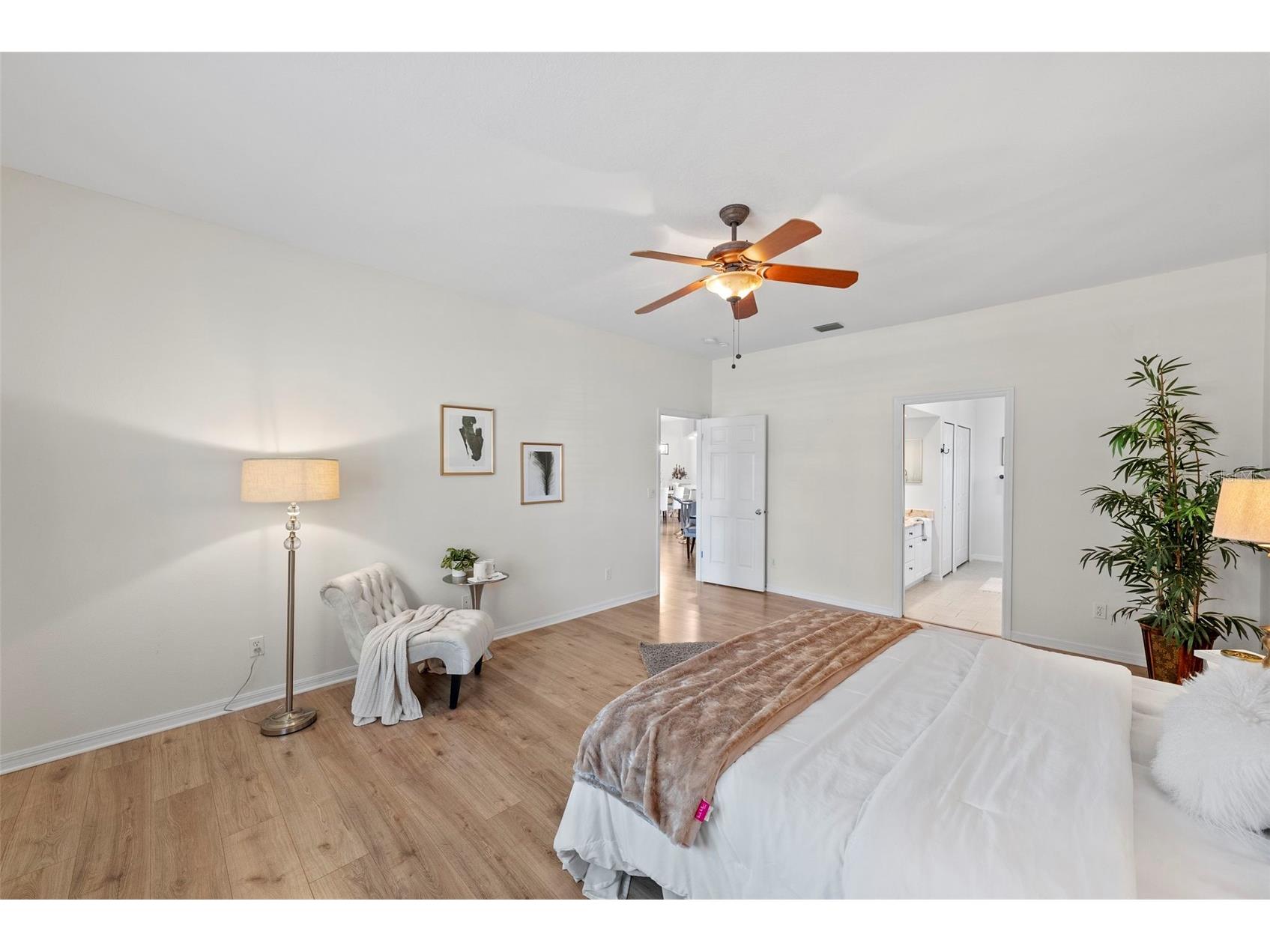 350 47th Avenue N Saint Petersburg FL 33703 TB8507250 image20