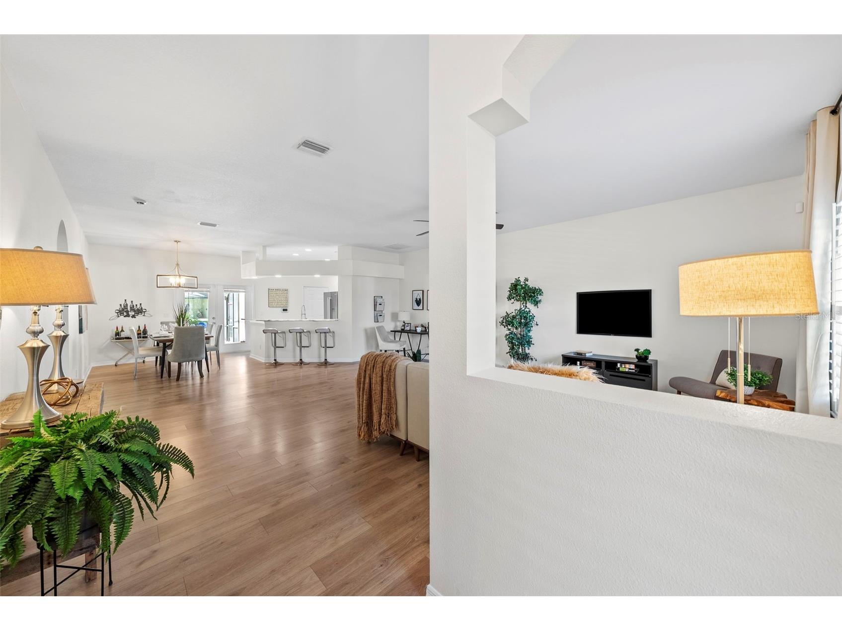 350 47th Avenue N Saint Petersburg FL 33703 TB8507250 image3