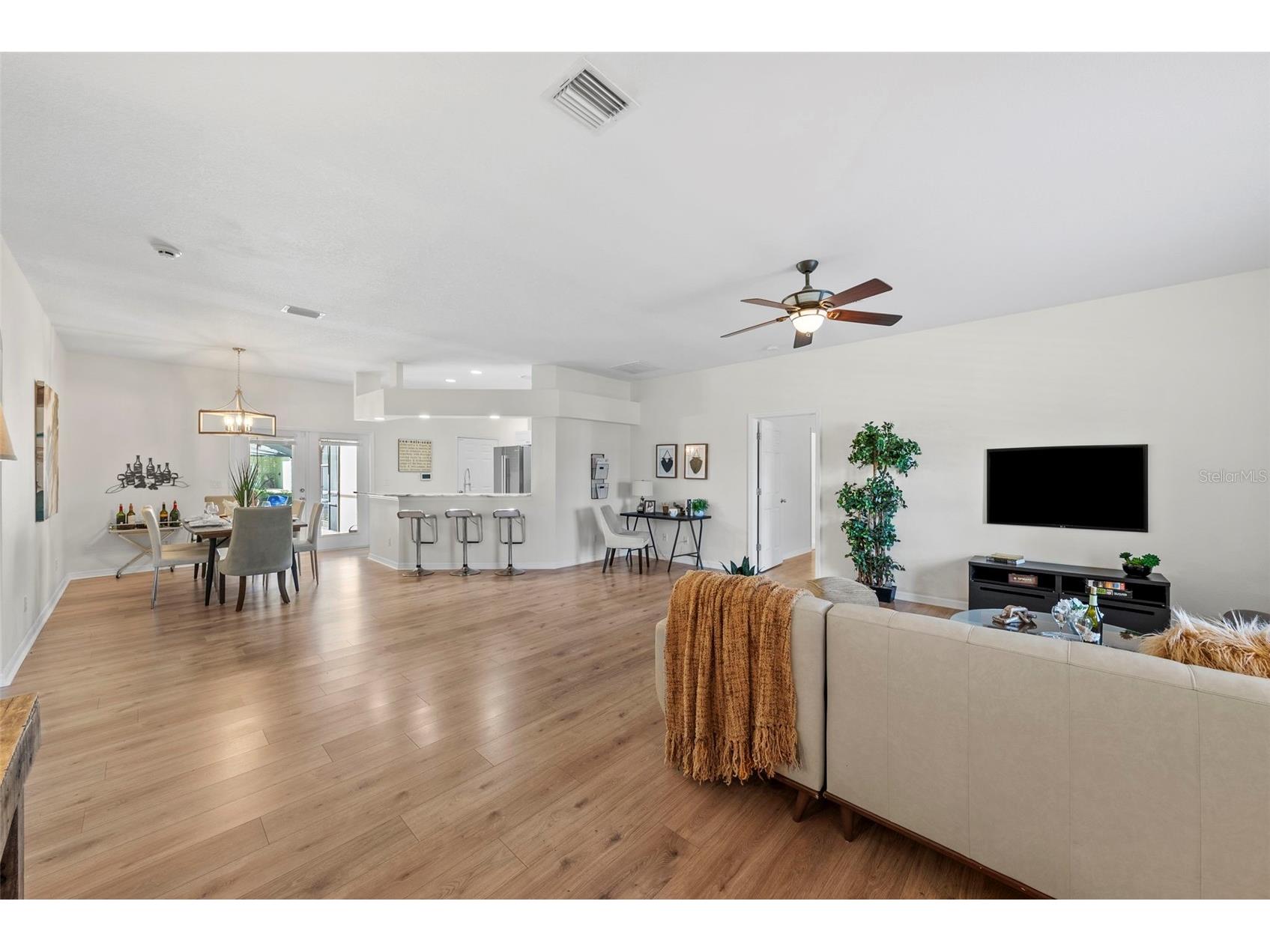 350 47th Avenue N Saint Petersburg FL 33703 TB8507250 image4