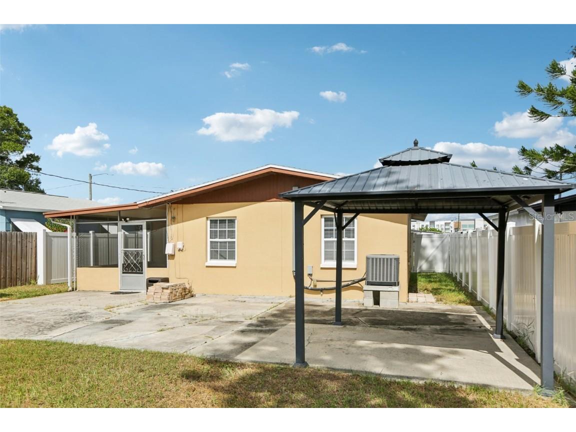 350 51st Avenue N Saint Petersburg FL 33703 TB8442869 image11