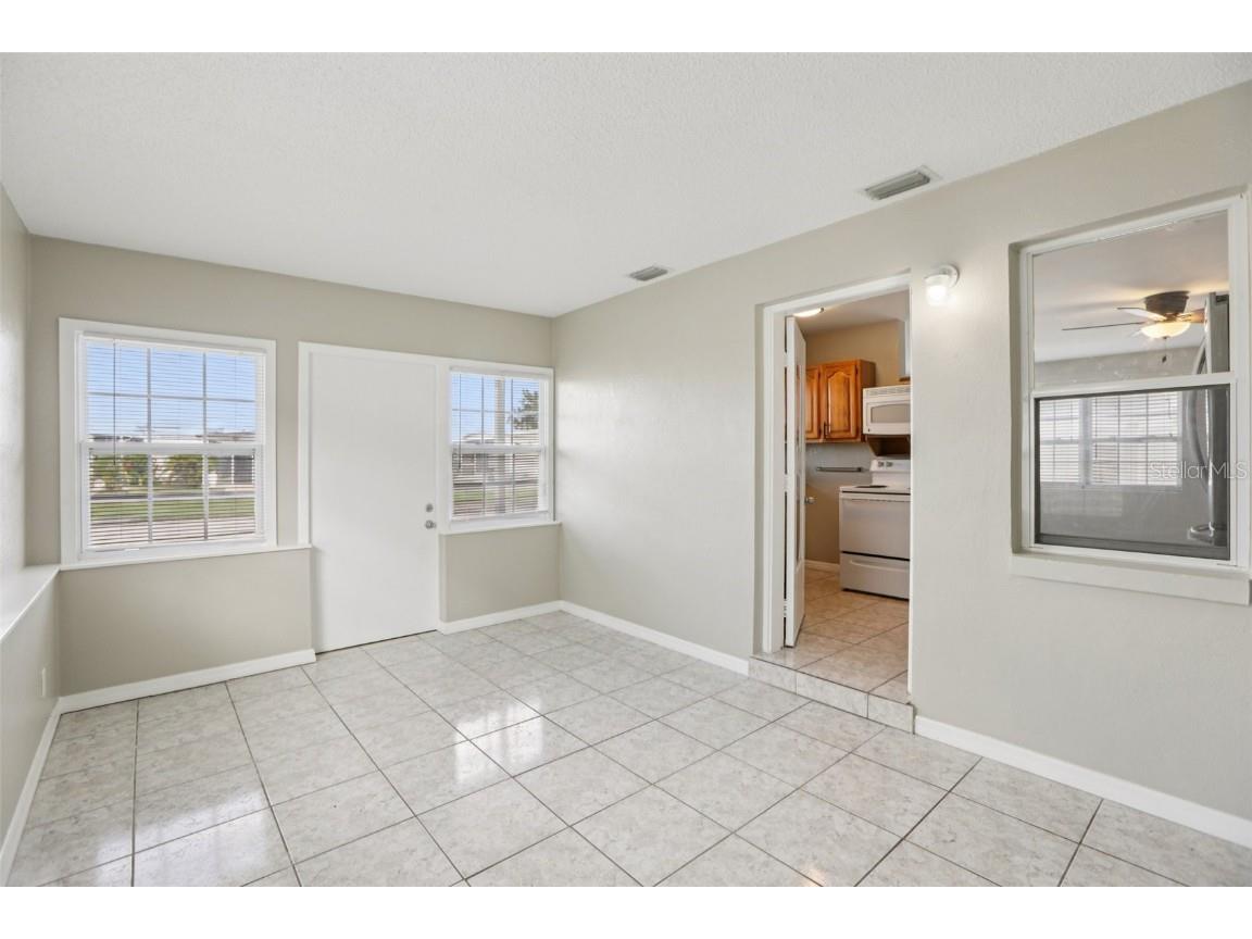 350 51st Avenue N Saint Petersburg FL 33703 TB8442869 image27