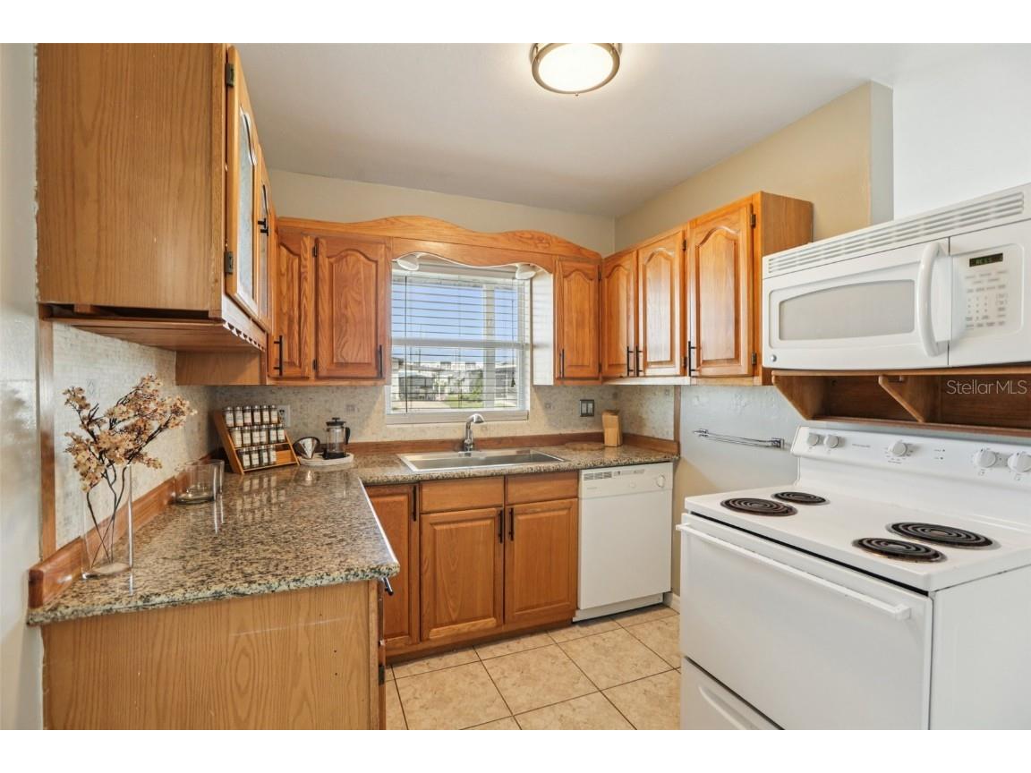 350 51st Avenue N Saint Petersburg FL 33703 TB8442869 image3