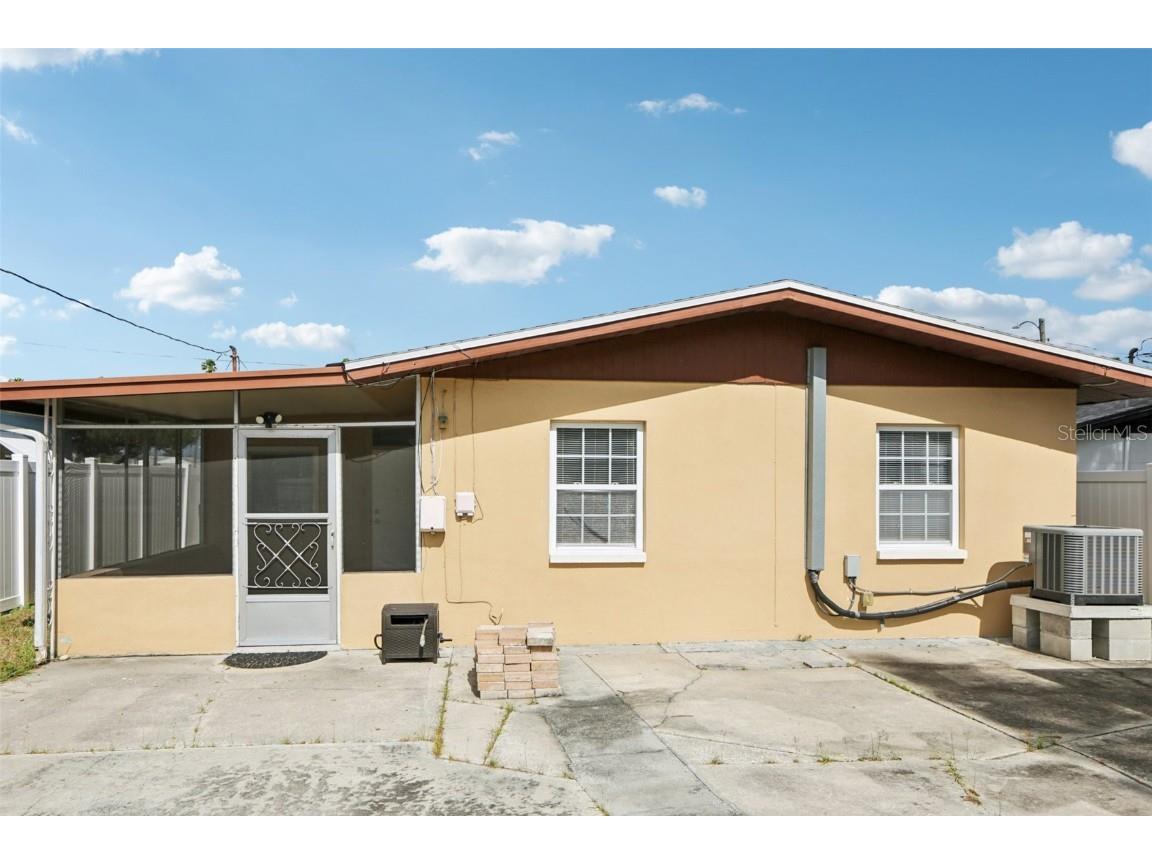 350 51st Avenue N Saint Petersburg FL 33703 TB8442869 image34