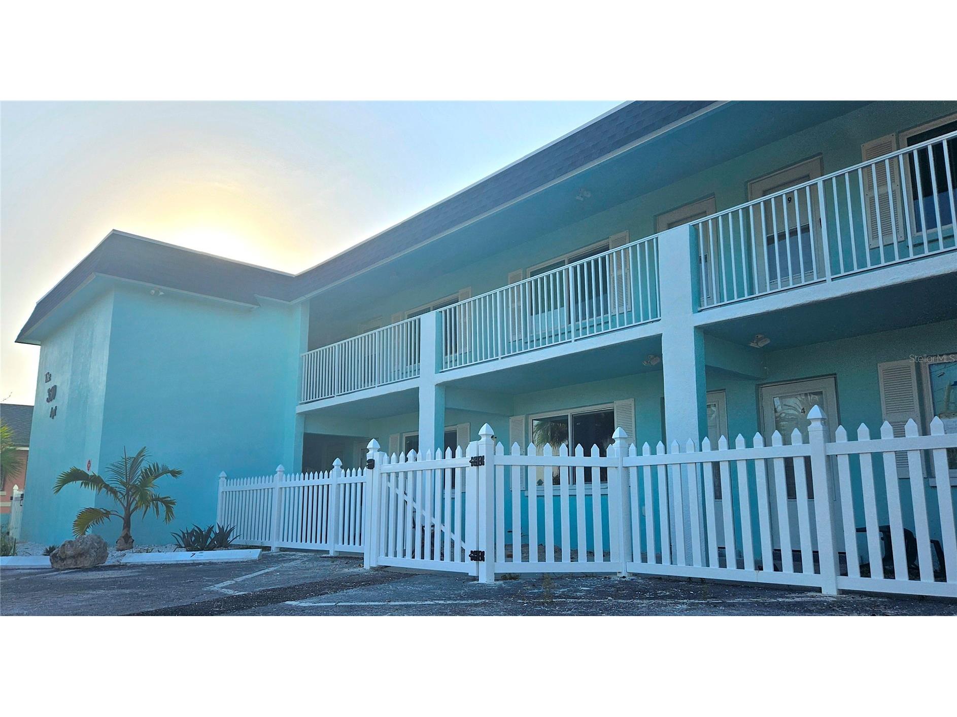 350 73rd Avenue #4 Saint Pete Beach FL 33706 TB8524928 image1