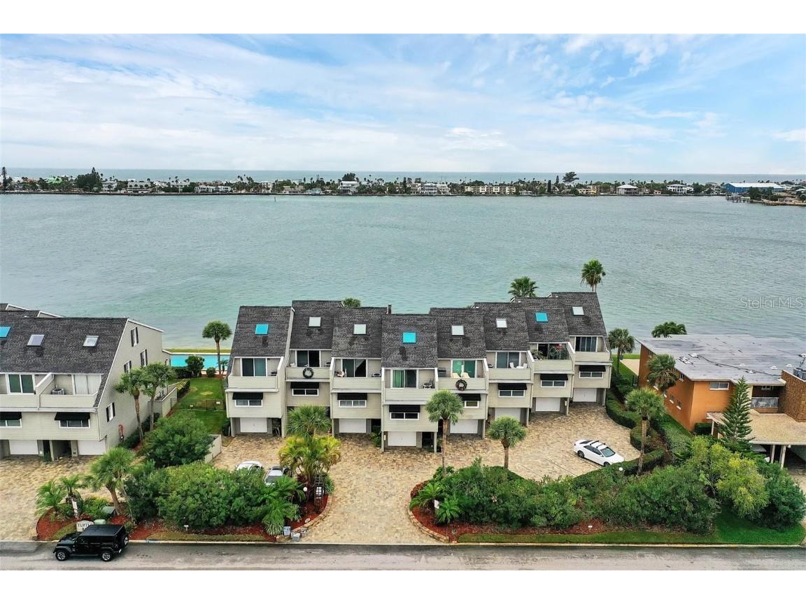 350 8th Avenue N #10 Tierra Verde FL 33715 - PASS-A-GRILLE CHANNEL U8222064 image1