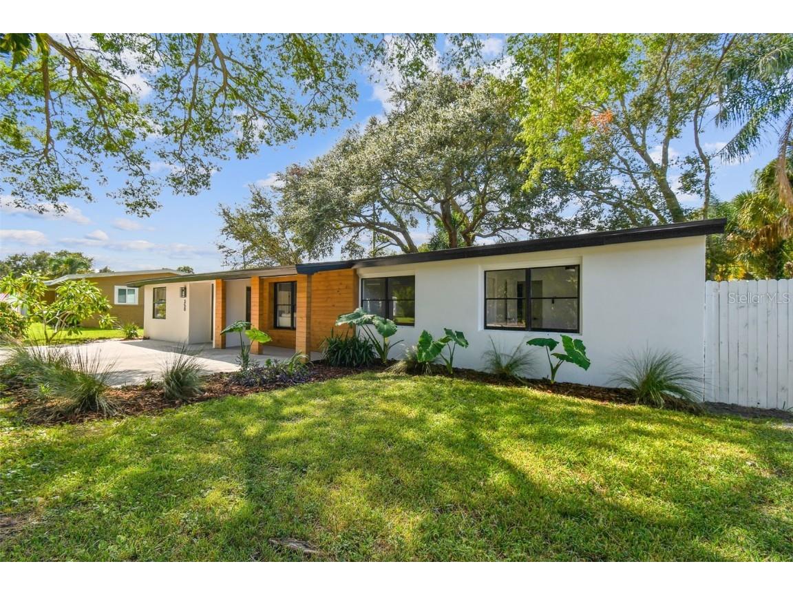 350 Barbara Circle Belleair FL 33756 U8231547 image1