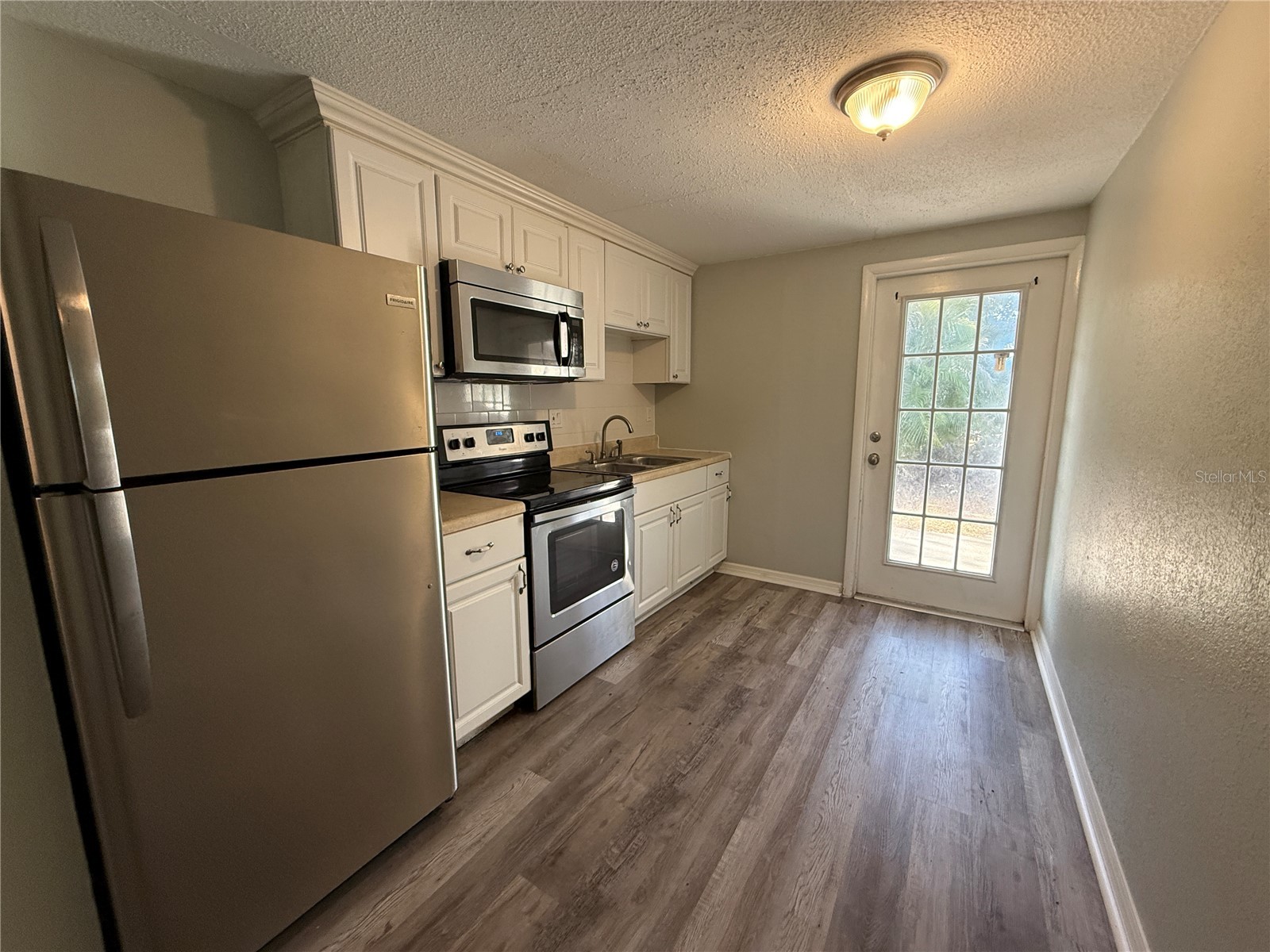 350 Elmstreet Court #6 Englewood FL 34223 A4693744 image3