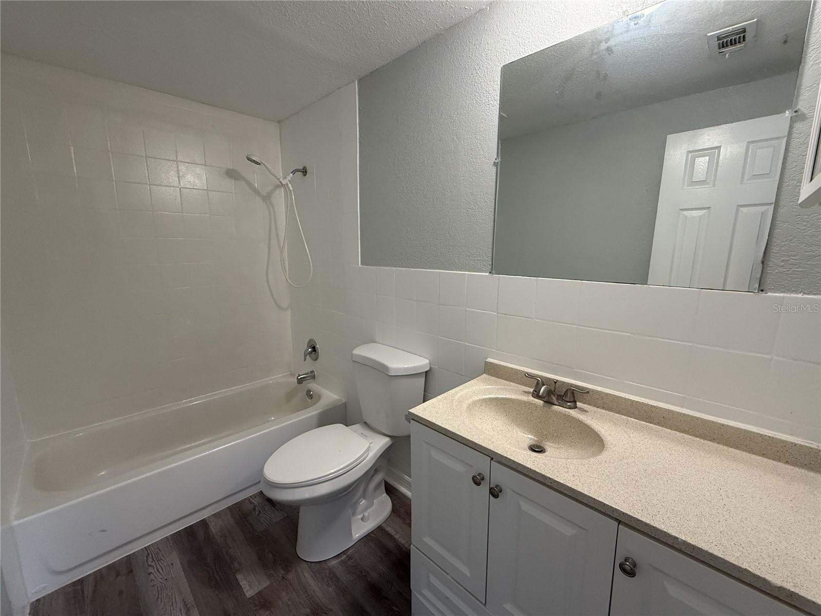 350 Elmstreet Court #6 Englewood FL 34223 A4693744 image7