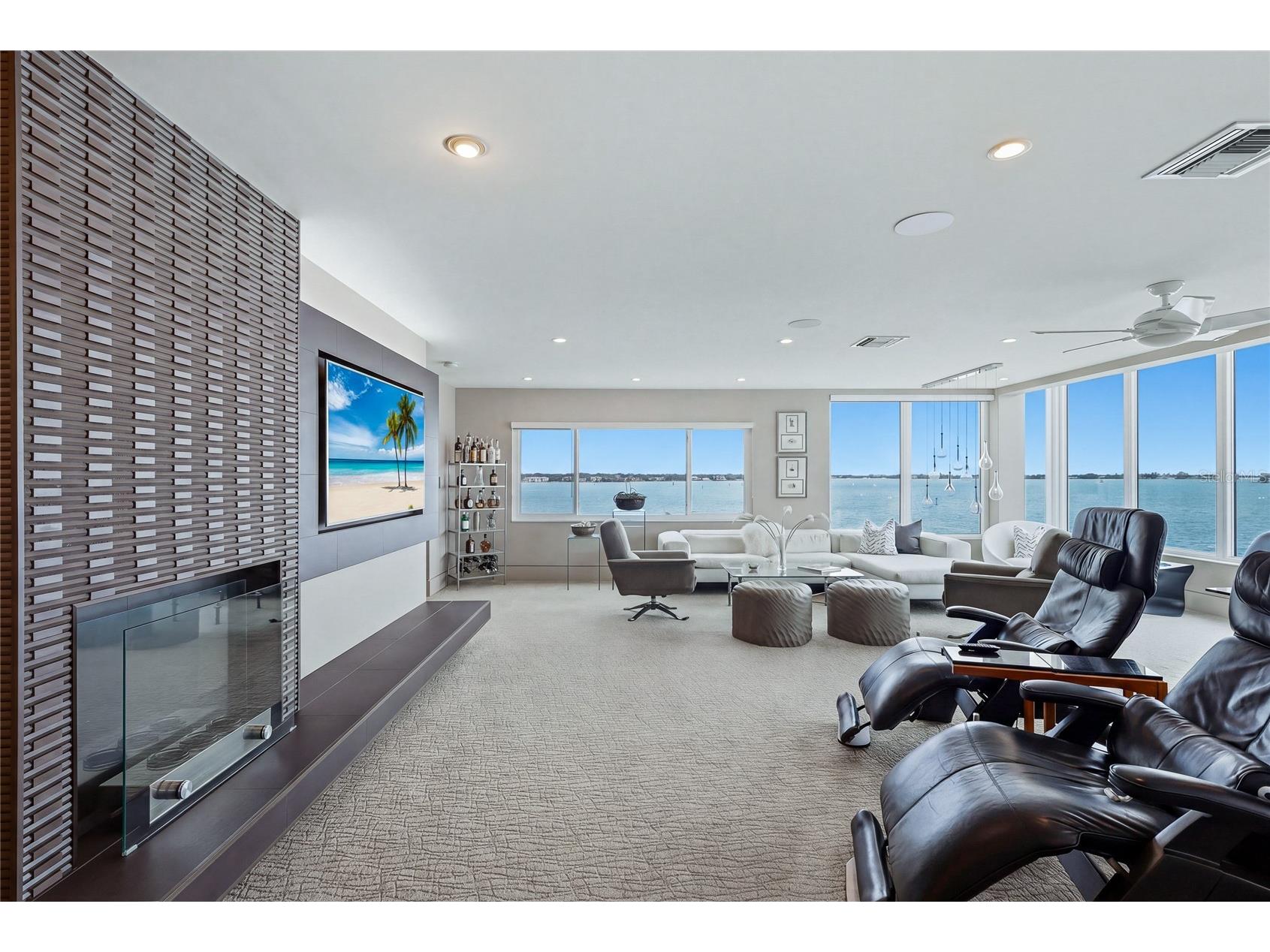 350 Golden Gate Point #51 Sarasota FL 34236 - SARASOTA BAY A4689328 image4