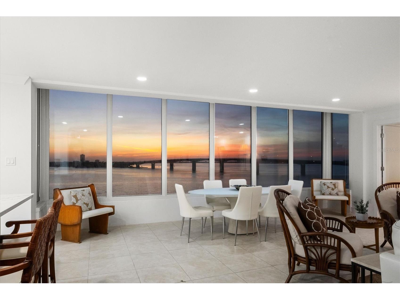 350 Golden Gate Point #62 Sarasota FL 34236 - SARASOTA BAY A4674150 image1