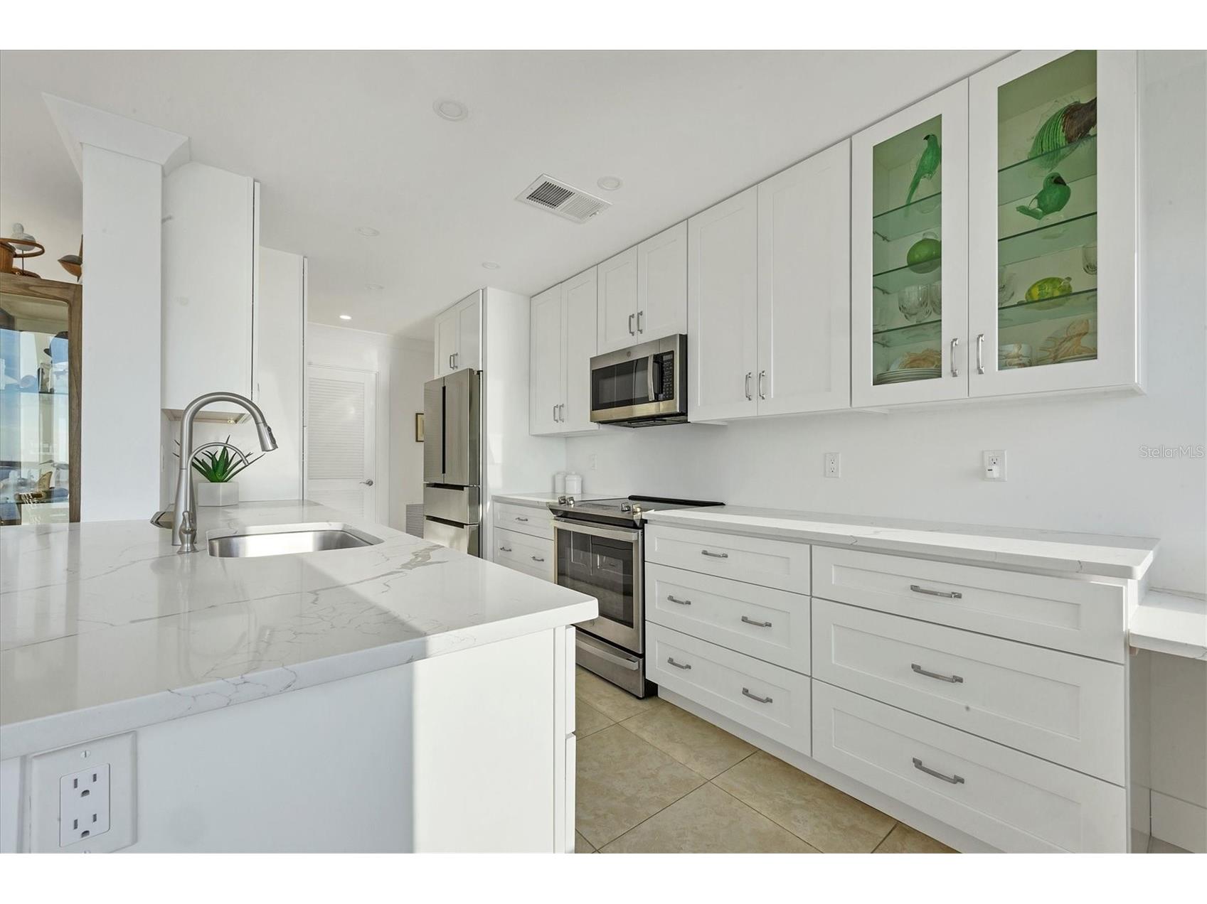 350 Golden Gate Point #62 Sarasota FL 34236 - SARASOTA BAY A4674150 image17