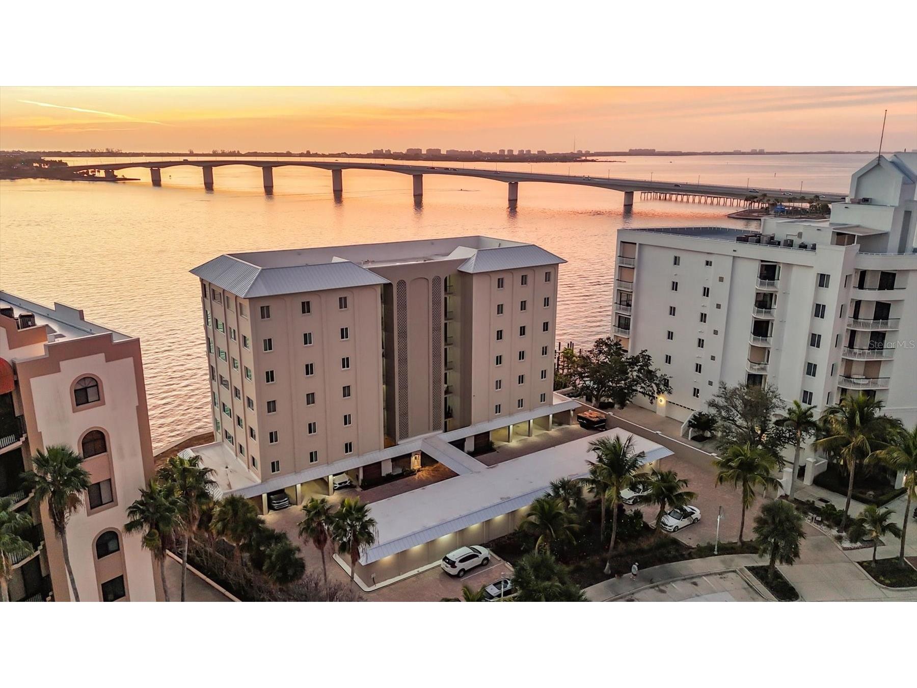 350 Golden Gate Point #62 Sarasota FL 34236 - SARASOTA BAY A4674150 image2