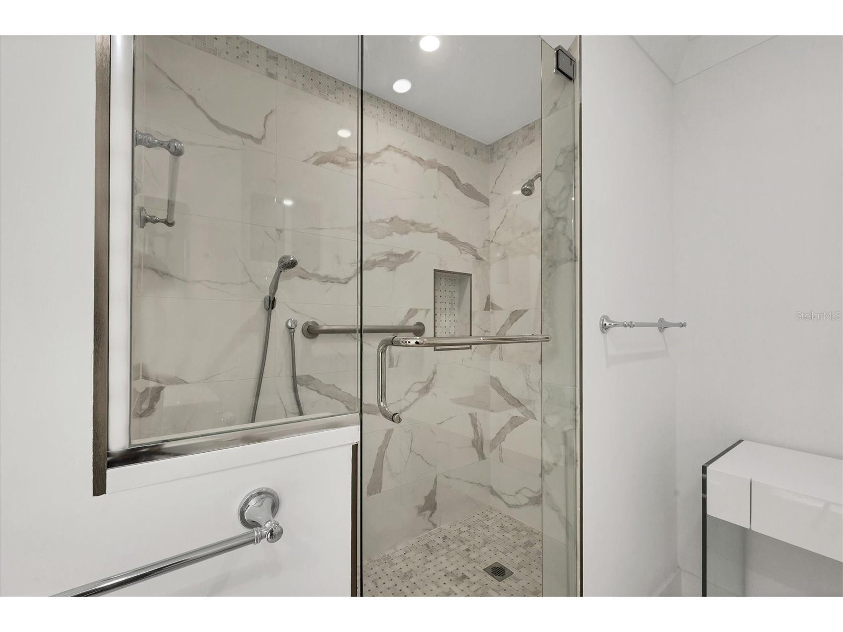 350 Golden Gate Point #62 Sarasota FL 34236 - SARASOTA BAY A4674150 image26