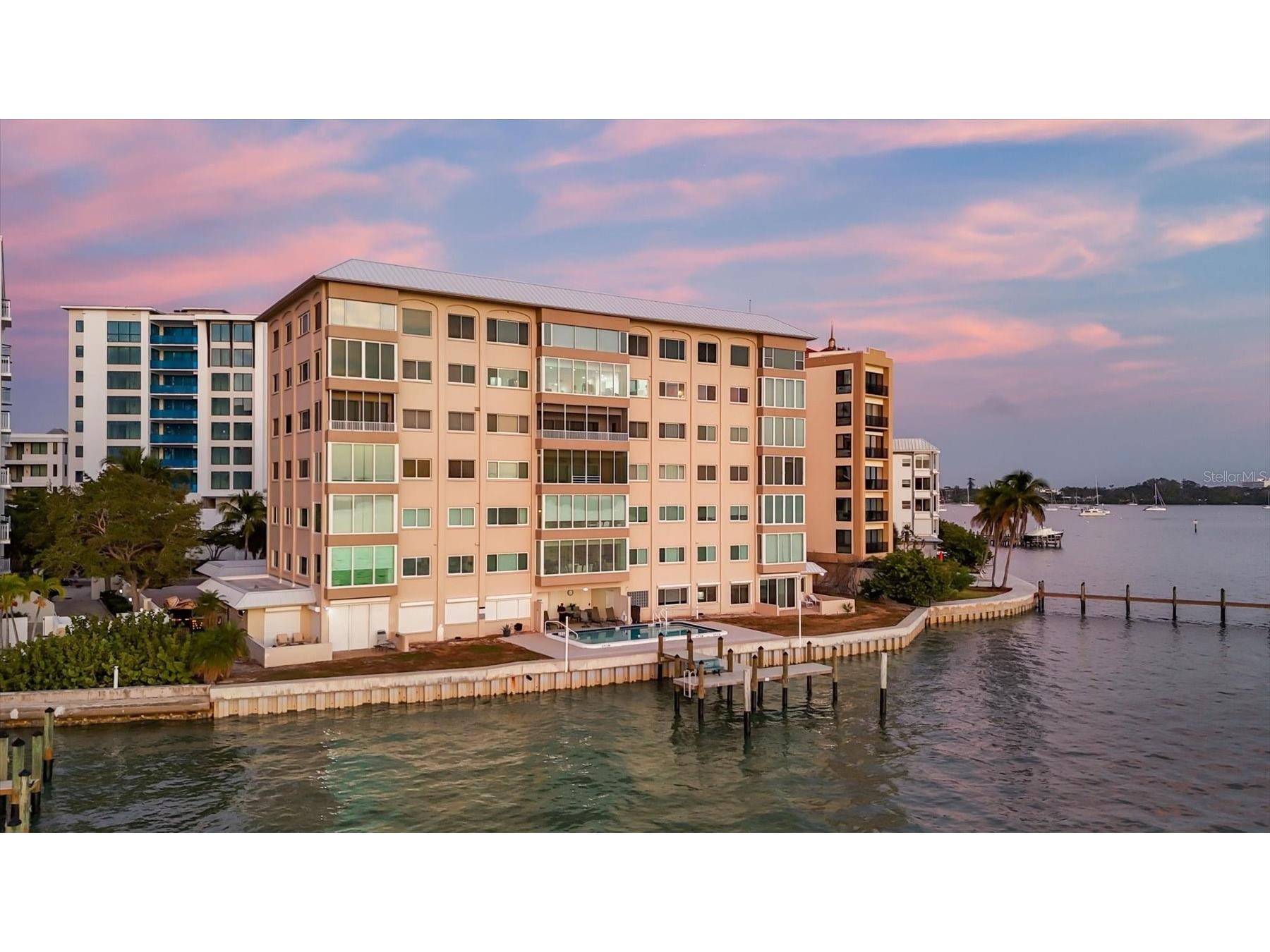 350 Golden Gate Point #62 Sarasota FL 34236 - SARASOTA BAY A4674150 image3