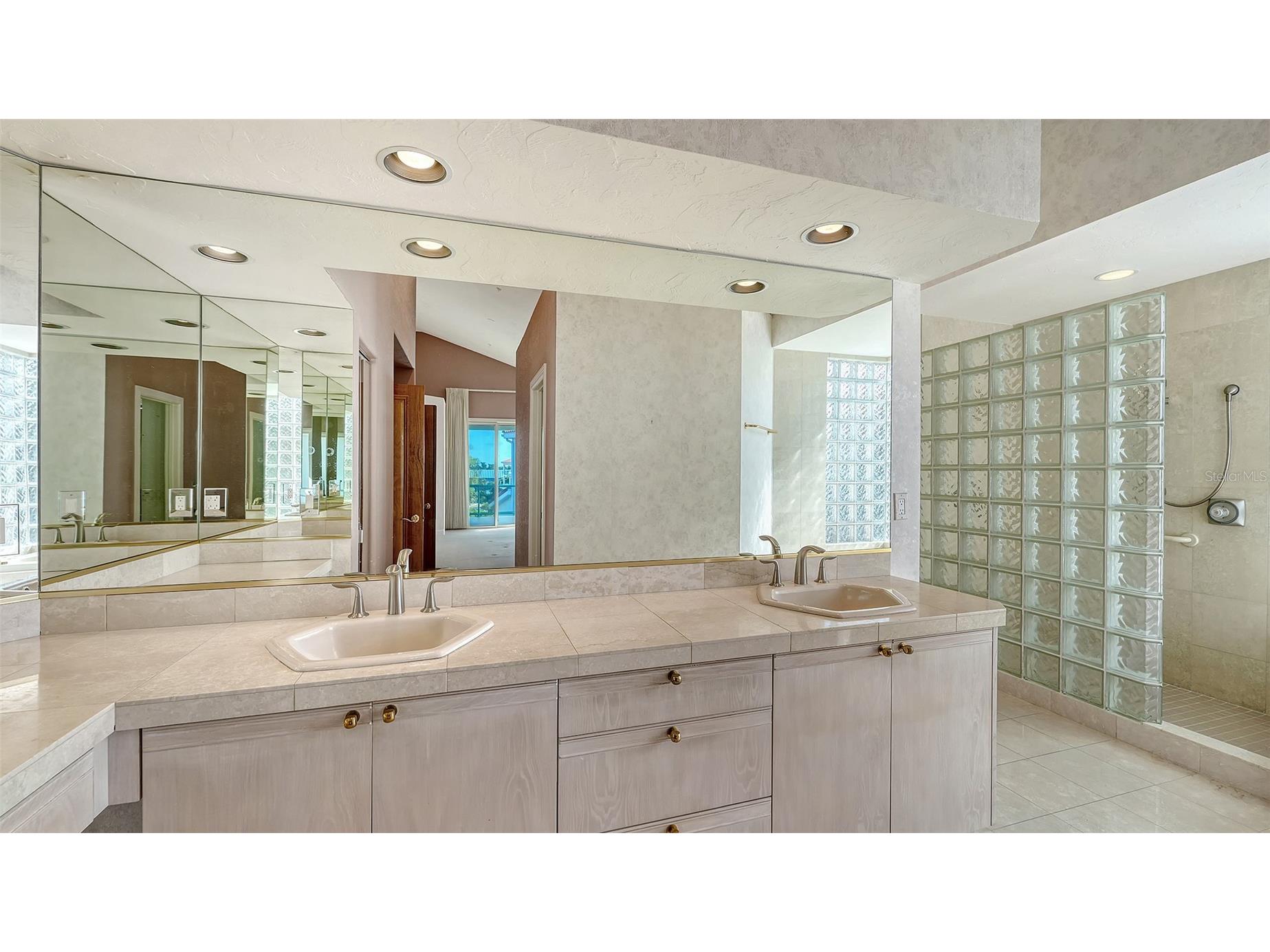 350 Gulf Of Mexico Drive #234 Longboat Key FL 34228 - SARASOTA BAY A4678529 image16