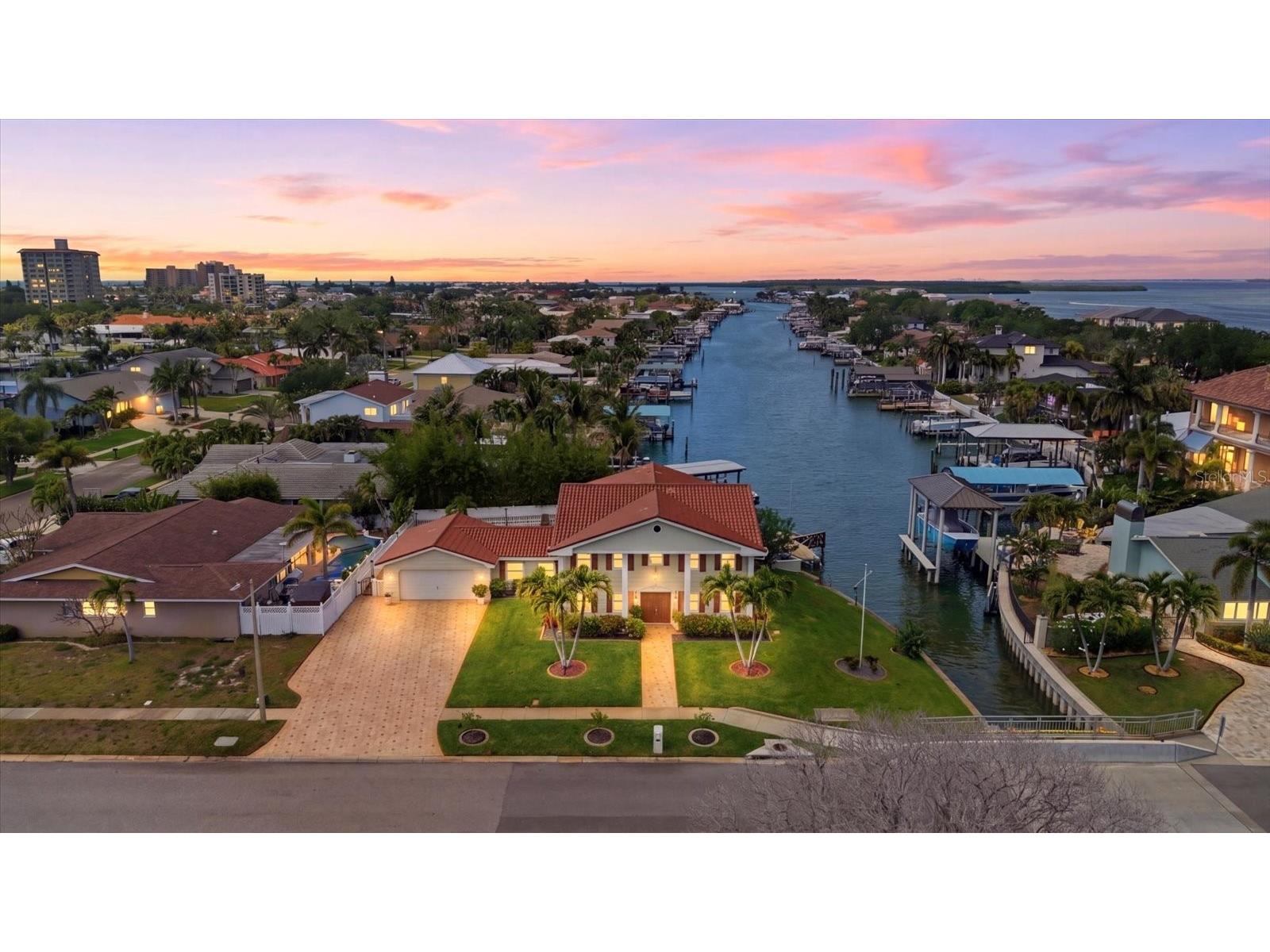 350 Harbor Passage Clearwater Beach FL 33767 - CLEARWTAER HARBOR TB8487226 image1
