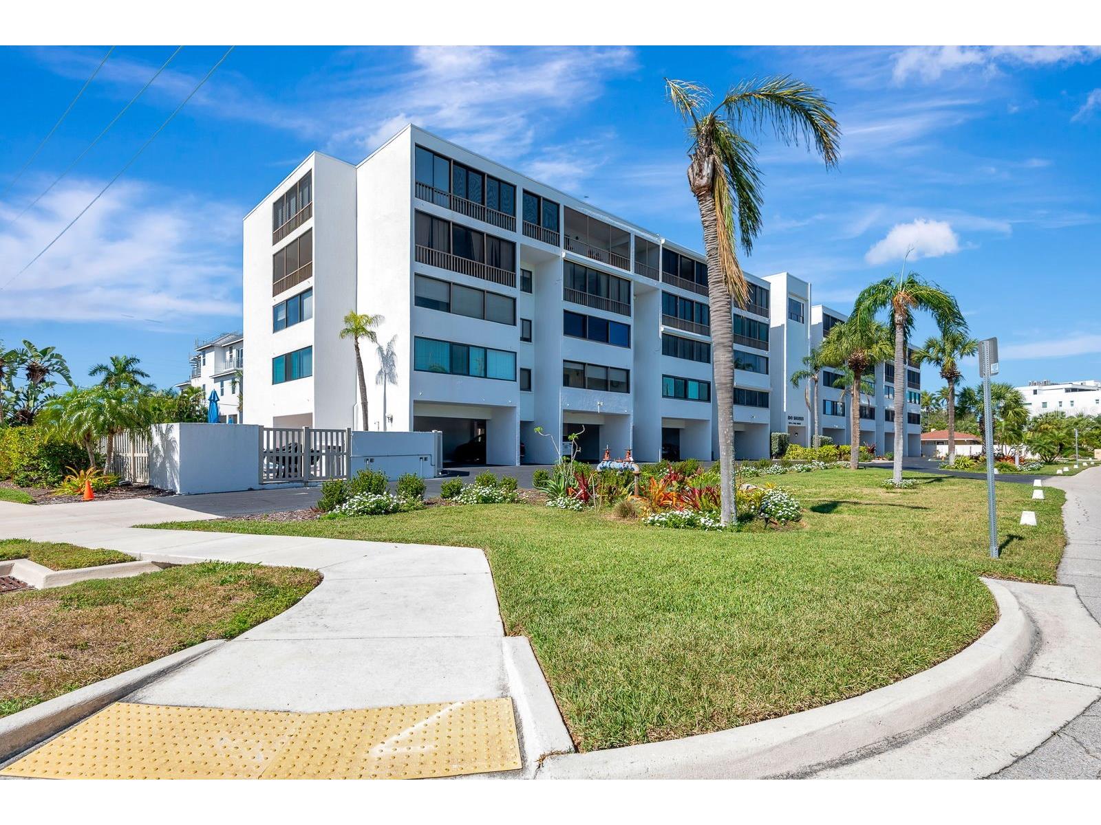 350 S Polk Drive #302 Sarasota FL 34236 A4690291 image53