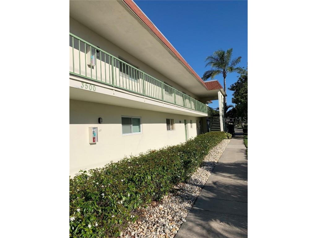 3500 Beneva Road #302 Sarasota FL 34232 A4562478 image1