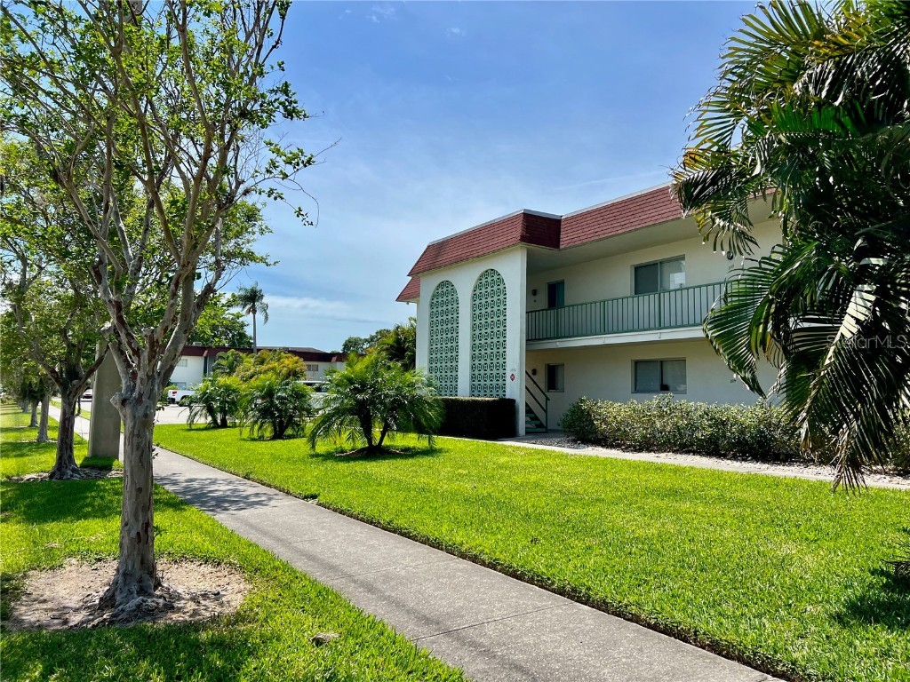 3500 Beneva Road #305 Sarasota FL 34232 A4608296 image1