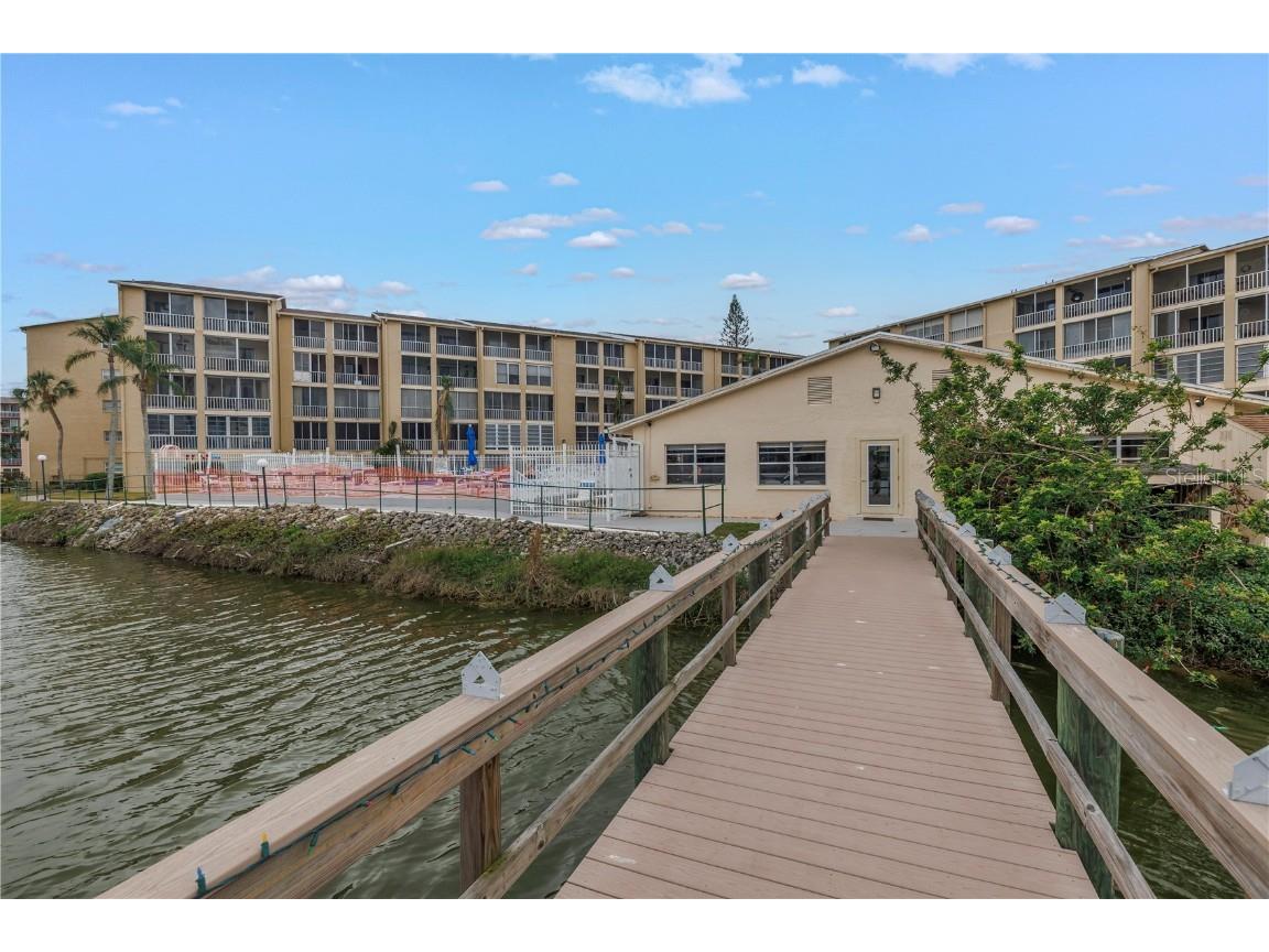 3500 Lake Bayshore Drive #K101 Bradenton FL 34205 A4661970 image39