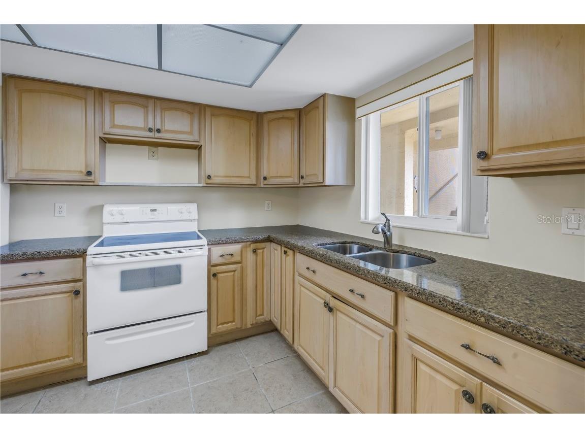 3500 Lake Bayshore Drive #K101 Bradenton FL 34205 A4661970 image8