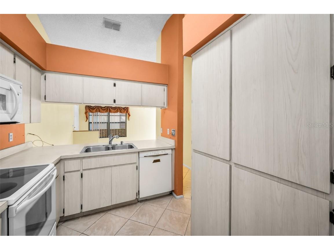 3500 Magnolia Ridge Circle #405 Palm Harbor FL 34684 TB8389180 image20