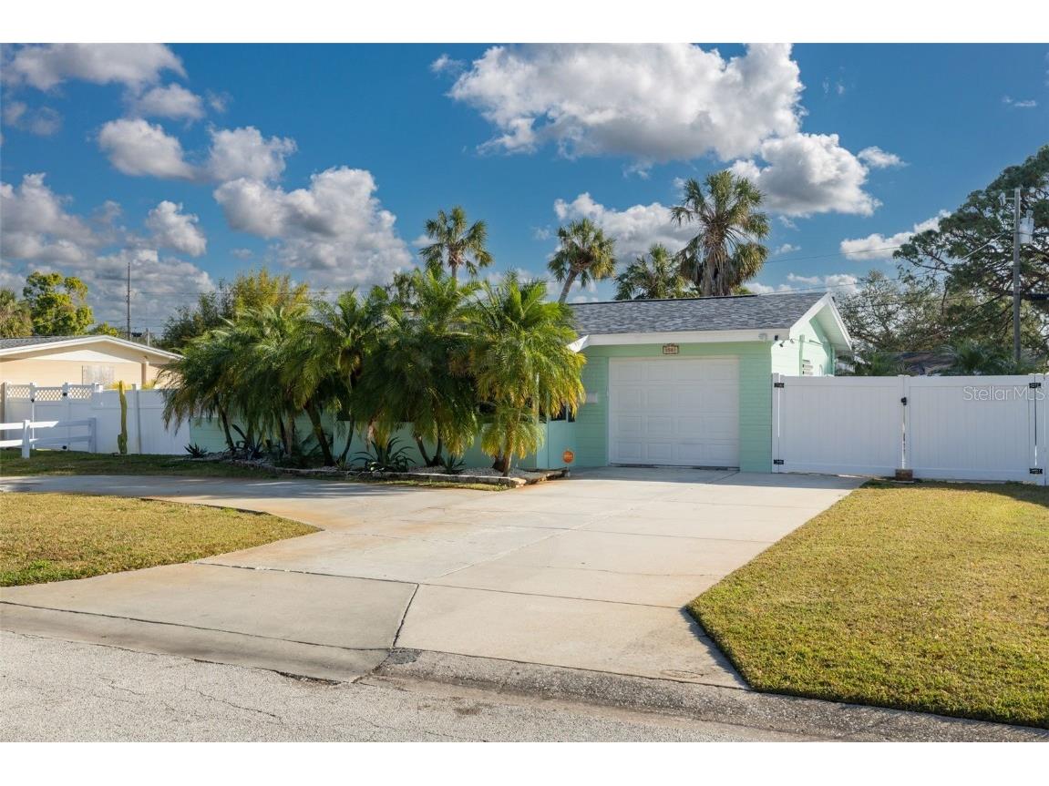 3501 70th Way N Saint Petersburg FL 33710 TB8337951 image1