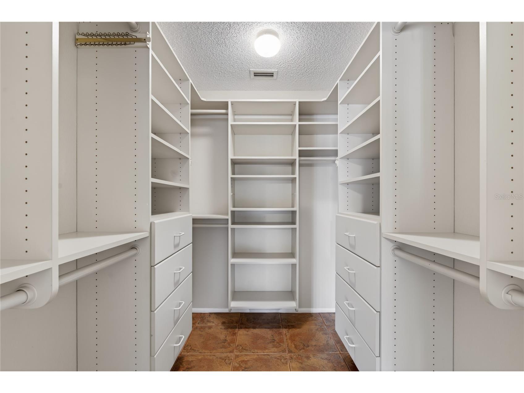 3501 N Village Court #220 Sarasota FL 34231 A4688282 image37