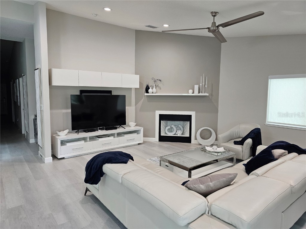 3503 Avenida Madera #B Bradenton FL 34210 A4586813 image12