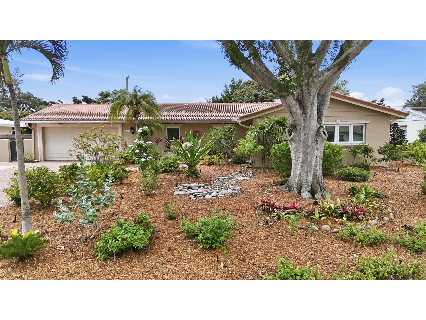 3504 Brookline Drive Sarasota FL 34239 A4699281 image1